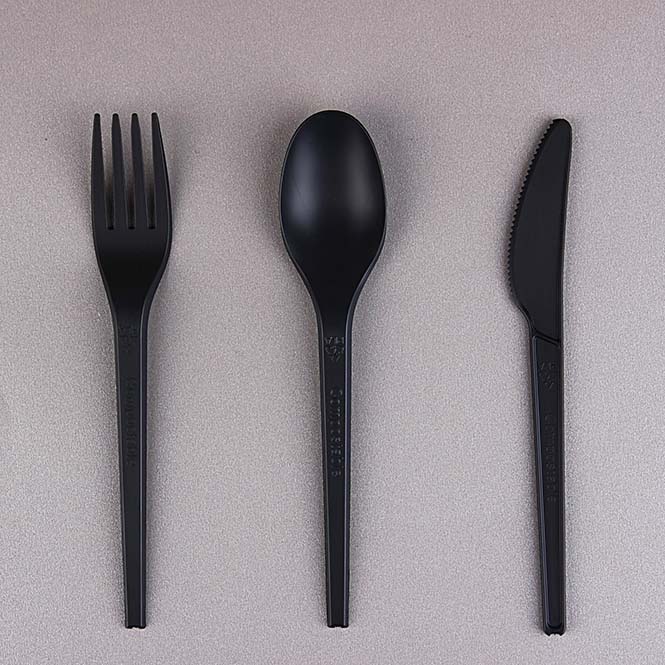 Biodegradable cutlery set coloured
